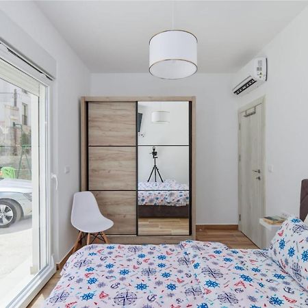 Petrovic Apartmani Тиват Экстерьер фото