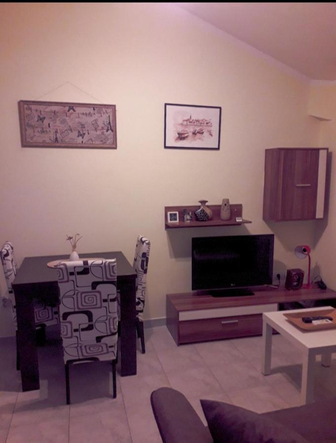 Petrovic Apartmani Тиват Экстерьер фото