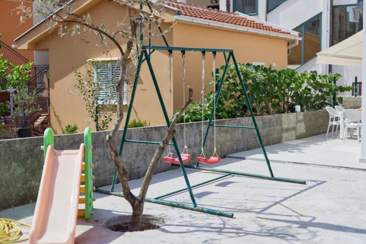 Petrovic Apartmani Тиват Экстерьер фото