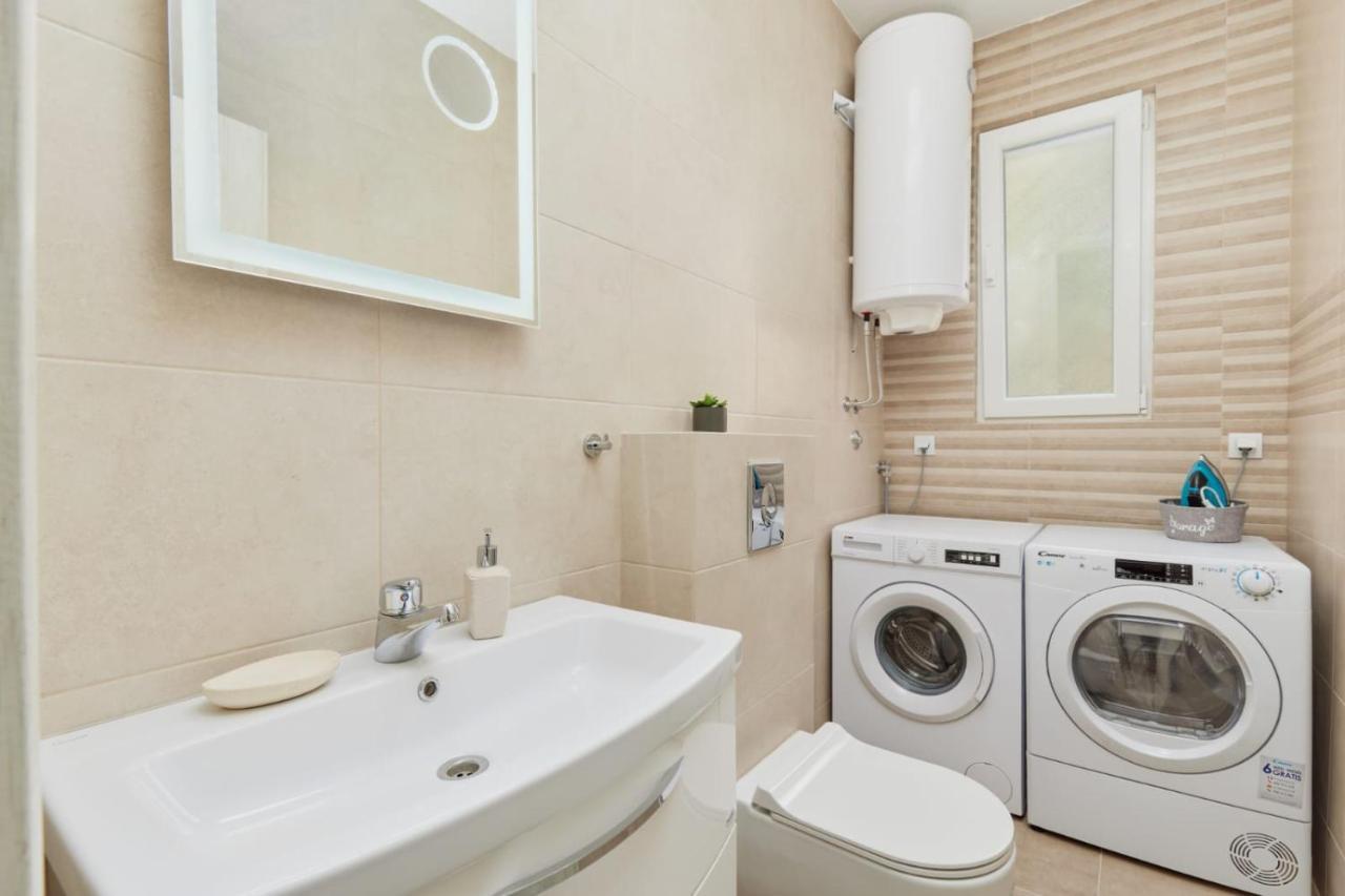 Petrovic Apartmani Тиват Экстерьер фото