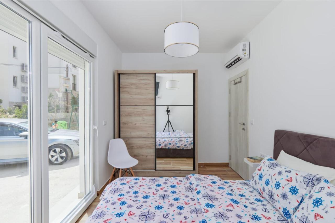 Petrovic Apartmani Тиват Экстерьер фото
