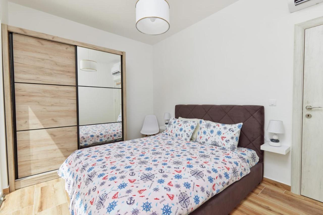 Petrovic Apartmani Тиват Экстерьер фото
