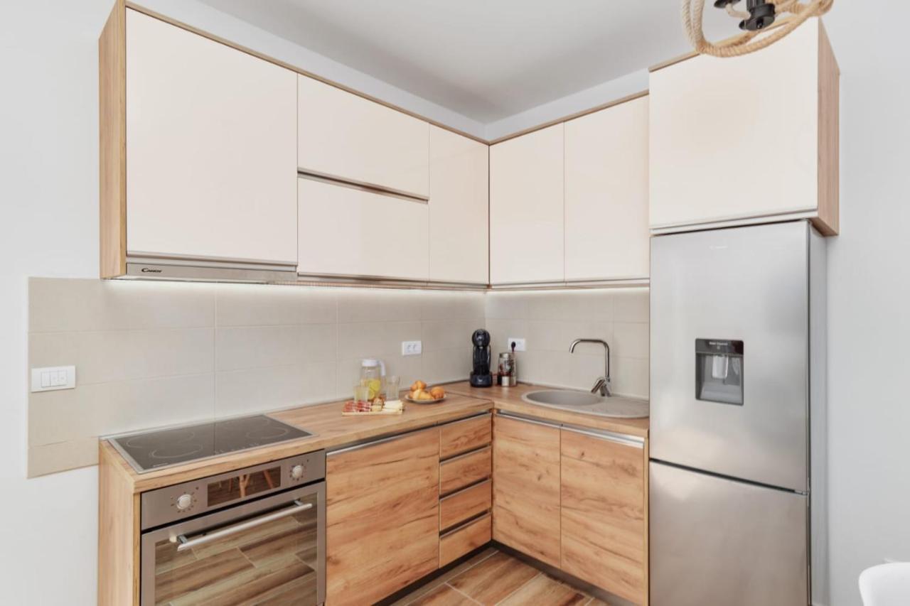 Petrovic Apartmani Тиват Экстерьер фото