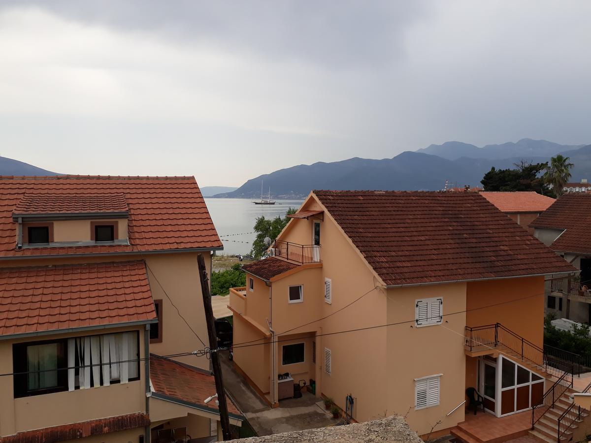Petrovic Apartmani Тиват Экстерьер фото