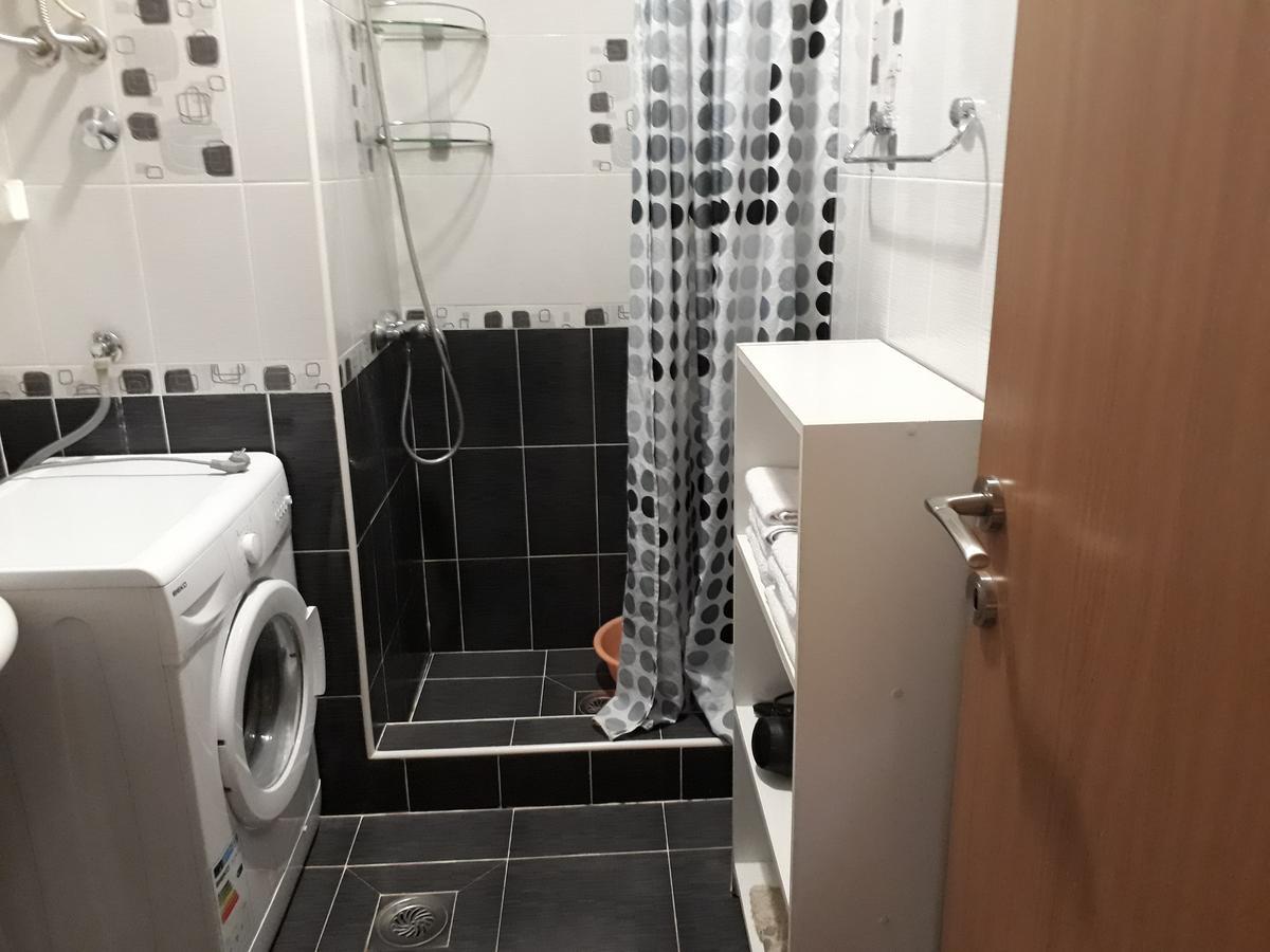 Petrovic Apartmani Тиват Экстерьер фото